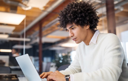 Crafting Digital Experiences: Web Designing Training at SoftCrayons